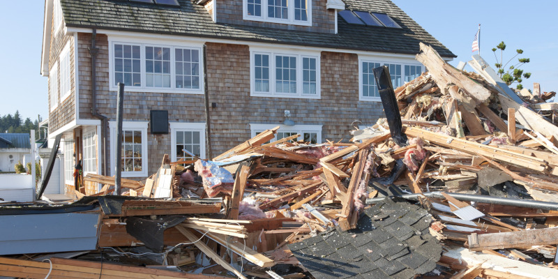 The Benefits of Hiring a Demolition Hauling Team